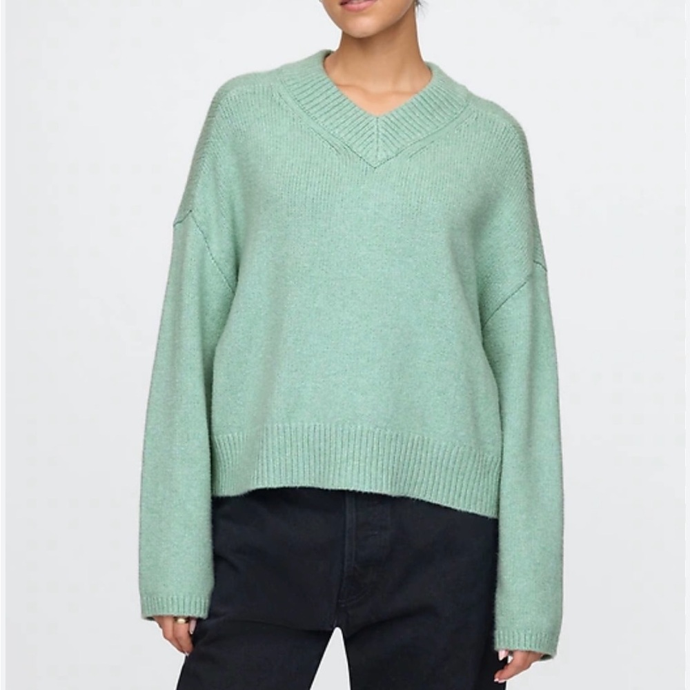 GAP Women’s‎ Mint Green CashSoft Cropped V-Neck Sweater Size XS Oversized